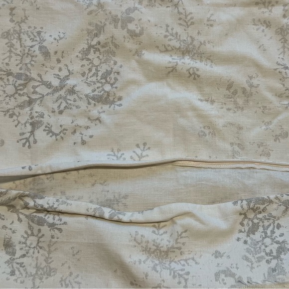 NWOT Pottery Barn X-más Pillow 20x20 - Picture 6 of 7